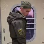 Військового не пустили в салон потяга разом із собакою – він майже три години стояв у тамбурі