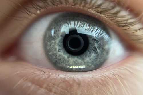 Вчені розповіли як визначити рак легенів по очах — є три головні ознаки