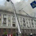 Росія вдарила по Дніпру та області, загинула дитина, горить п’ятиповерхівка