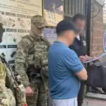 Ексвійськкому Борисову вручили нову підозру на виході із СІЗО у Києві – він хотів втекти за кордон
