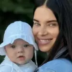 Дружина Олександра Усика на знімках вперше показала обличчя п’ятимісячної доньки