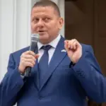 Залужний відправив з Великобританії в Україну конвой з 50 автомобілів