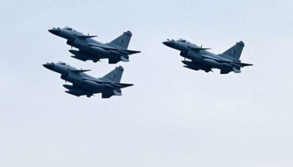 Китайський дебют: чи перевершили JF-17 та J-10C Rafale у небі над Кашміром?