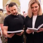 Зеленські купили на “Книжковому Арсеналі” низку книг, які передадуть на фронт