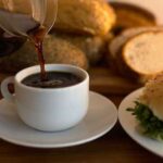 Медики розповіли, з якими продуктами не можна пити каву