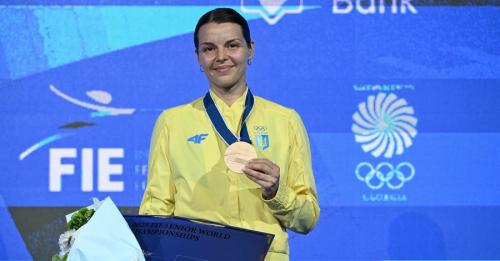 Два українських фехтувальники відмовилися від фото з росіянкою на чемпіонаті світу