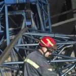 Під час урагану у Харкові будівельний кран впав на машину ЗСУ