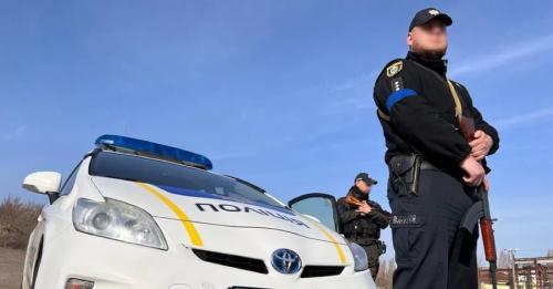 У Рівному нетверезий водій тікав від поліції та врізався у магазин
