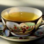 Чому не можна пити остиглий чай та каву, розповіли дієтологи