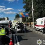 У Києві маршрутка врізалася у вантажівку – 9 постраждалих