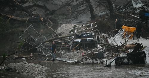 Жертвами повені в Техасі вже стали понад півсотні людей, ще десятки людей шукають