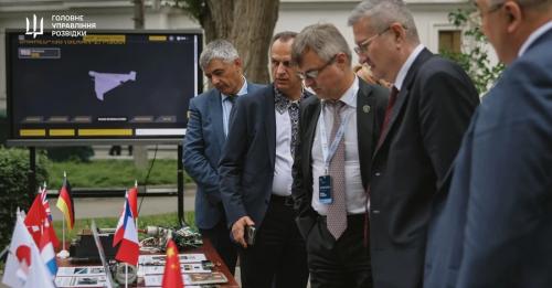 ГУР показало дипломатам докази наявності західних компонентів у дронах РФ