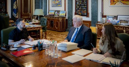 Зброя, інвестиції та підтримка: перед українськими послами ставлять нові завдання