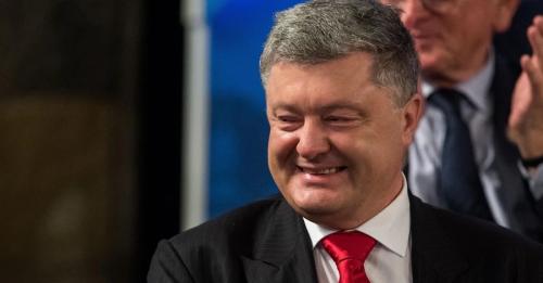 Порошенко приписав собі в заслугу ремонт дороги бюджетним коштом, яку знищили фури його заводу – Гладких