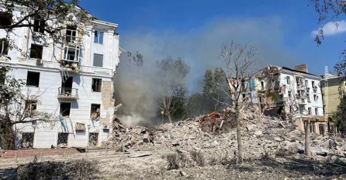 Авіаудар по п’ятиповерхівці в центрі Краматорську — один загиблий, 11 постраждалих