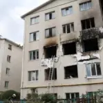 Росія вдарила по будинку у центрі Харкова, багато поранених та 3 загиблих