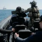 Буданов у гідрокостюмі побував на Зміїному та на “вишках” у Чорному морі