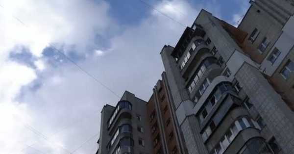 У Києві чоловік упав з 19-го поверху та вижив: що його врятувало
