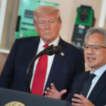 CEO Nvidia Дженсен Хуанг домовився із Трампом експортувати чипи в Китай. Як йому це вдалося?