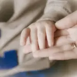 Як виховувати та вчити дітей покоління Бета: батькам буде не до жартів