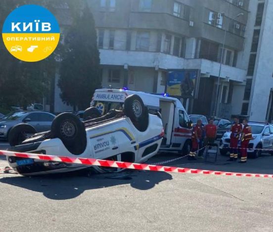 У центрі Києва сталася смертельна ДТП за участю автомобіля поліції