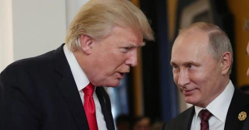 Путіна на Алясці зустрічають червоною доріжкою та банером “Прагнення до миру”