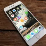 Apple презентує новий iPhone 17: коли з'явиться у продажу у Росії
