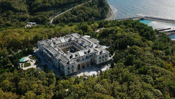 Українські безпілотники атакували Сочі, коли Путін перебував там у своїй резиденції