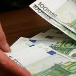 Євро на позначці 55: економіст спрогнозував, коли валюта «долетить» до цієї позначки