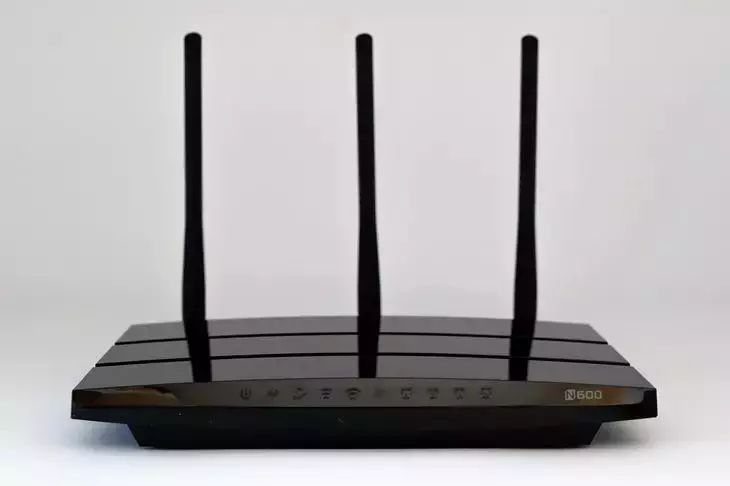 Чому інтернет по кабелю в 2-3 рази швидше за Wi-Fi: простий тест і три головні причини