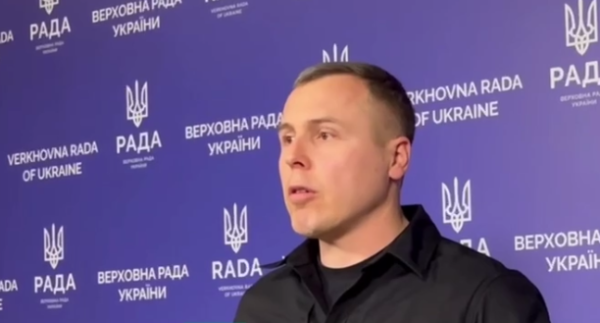 Не дозволяйте їм виїжджати за кордон і готуватися до війни: Рада закликала до нового рішення щодо хлопців віком 18-22 років