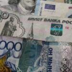 Рубль продовжує падати в ціні: “дерев'яний” рубль оновив свої багатомісячні мінімуми