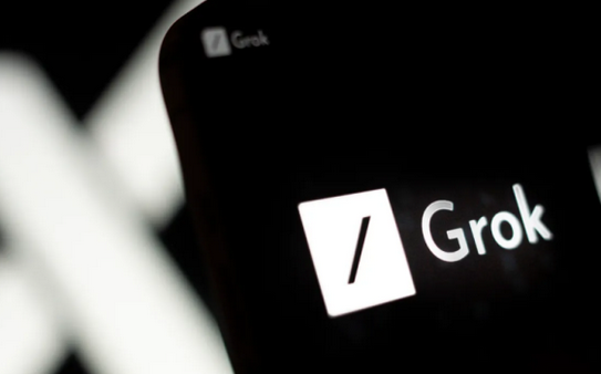 Маск звільнив понад 500 співробітників, які навчали чат-бота Grok