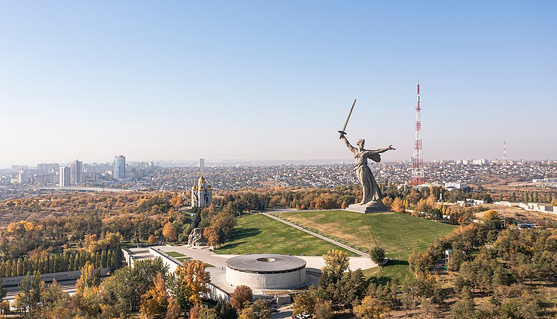 У Волгограді заявляють про наліт невпізнаних безпілотників, у місті діяла протиповітряна оборона.