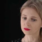 Побоюється замахів: епатажна “колишня прокурорка” Криму Поклонська перейменувалася