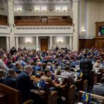 Парламент відкликає з обговорення урядовий проект закону про скасування гарантій для російської мови.