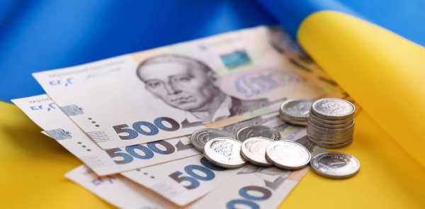 Чиновники в Україні хочуть зменшити зарплати: Рада зробила заяву