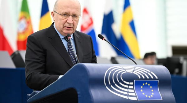 Єврокомісар: У Кремлі обговорюють напад на Європу.