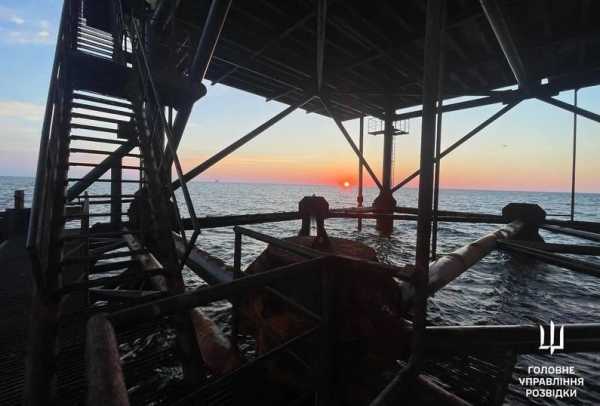 Російська морська приватна військова компанія вперше діє проти українських сил біля “вишок Бойка” в Чорному морі.