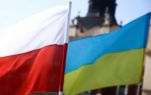 Польща обговорює повернення юних українських військовозобов’язаних додому.