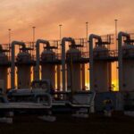 Україна зупинила закачування газу в підземні газосховища.