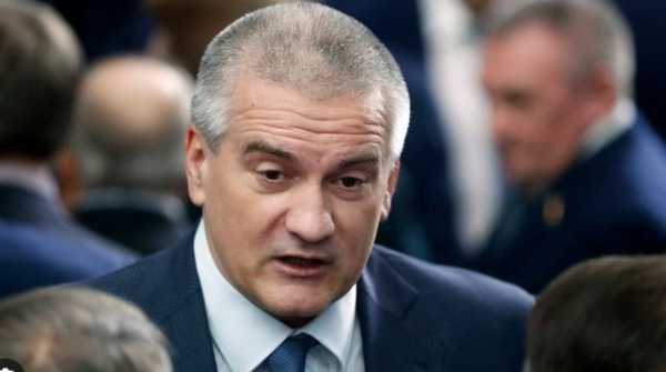 Не більше 20 літрів на руку: окупанти в Криму зменшили ліміт бензину