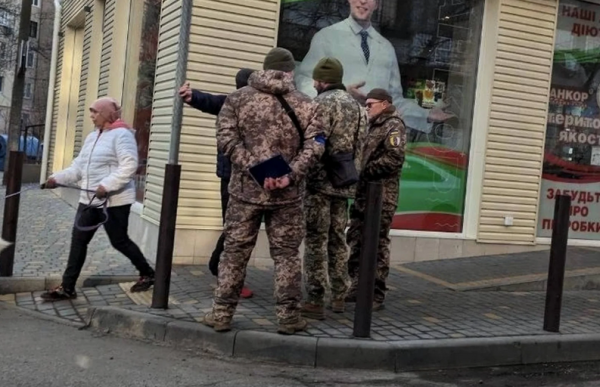 Фейкові відео про “бусифікацію” від ТЦК згенеровані ШІ, – депутат.