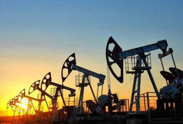 Нафта: вплив США та Китаю на її вартість.