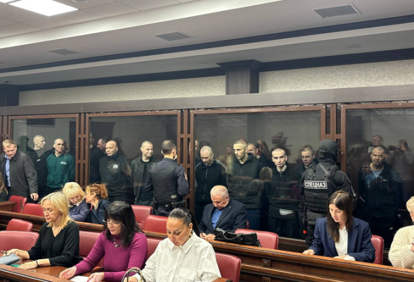 Російський суд виніс суворі вироки 15 українським військовополоненим, які скаржились на катування.