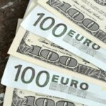 Обмінники піднімають ціни на долар і євро: поточні валютні курси
