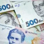 Середньомісячна зарплата українців значно знизилася – Державна служба статистики