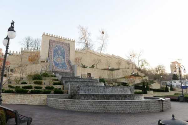 Росія пошкодила азербайджанське посольство в Києві під час обстрілу.