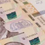 Валютні курси в обмінних пунктах: поточні ціни долара та євро