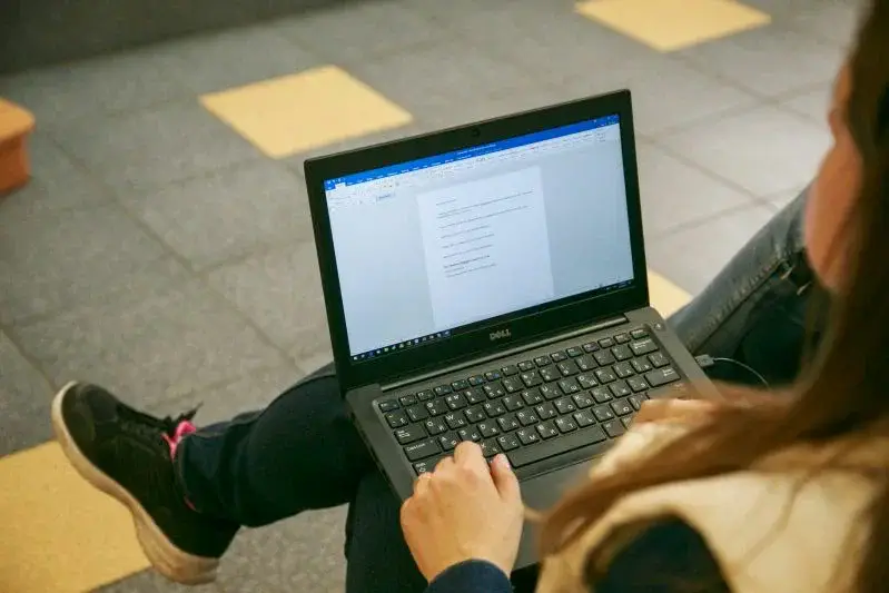 Шахраї крутять рекламу в ефірі «програми» «Навколо Планети» на державному телеканалі